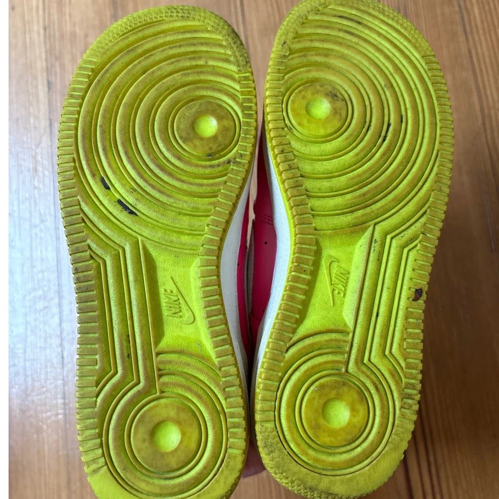 Nike Air Force 1 Low Kids Pink‎ Good Neon Green Yellow CW5761-600 SIZE 5Y - Picture 5 of 7